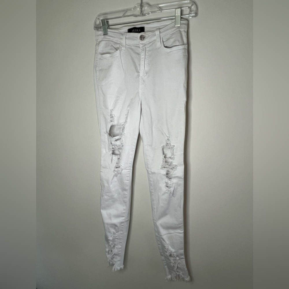 AKIRA White Distressed Skinny Jegging
